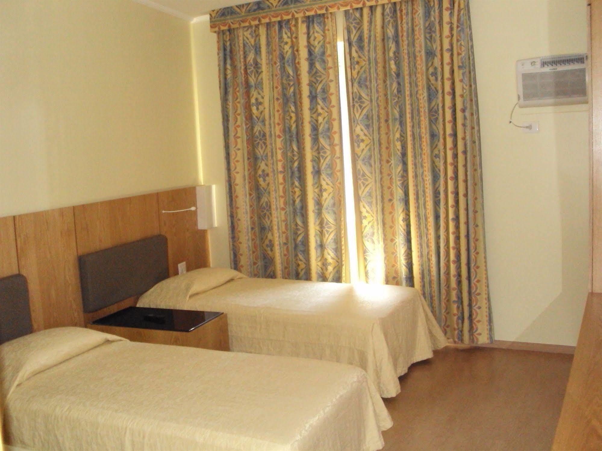 Hotel Delplaza Timbiras 3*